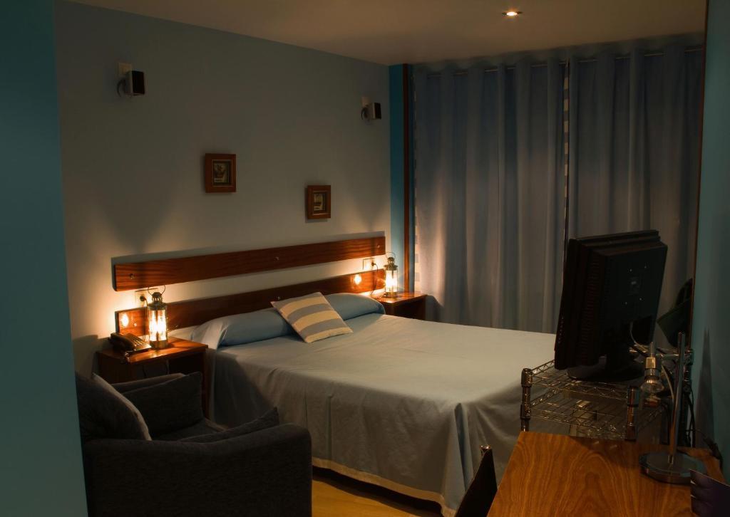 Hotel A. G. Porcillan Ribadeo Room photo